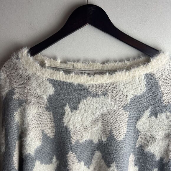 Umgee Sweater Women's Camo Crew Neck Long Sleeve Oversized Eyelash Sz M - Picture 3 of 9